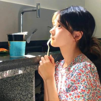 靓仔斗大鳄
